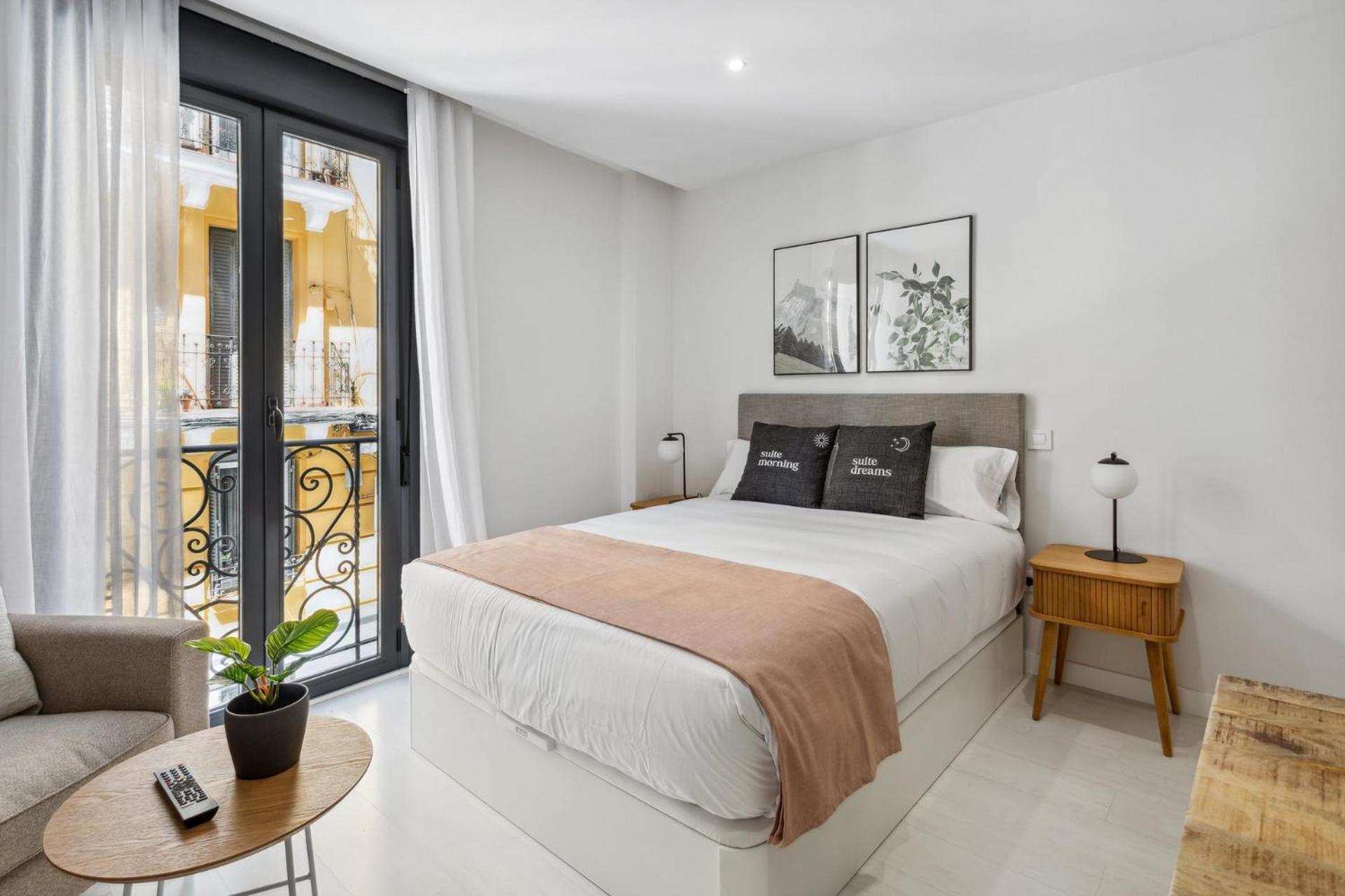 Limehome Madrid Calle De La Paloma Exterior photo